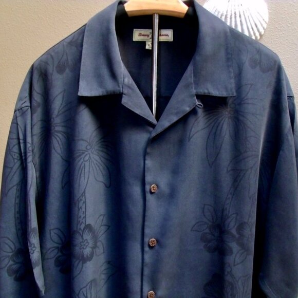 TOMMY BAHAMA Aloha Hawaiian Shirt Black on Gray Floral 100% Silk Shirt Sz XL - Picture 1 of 7